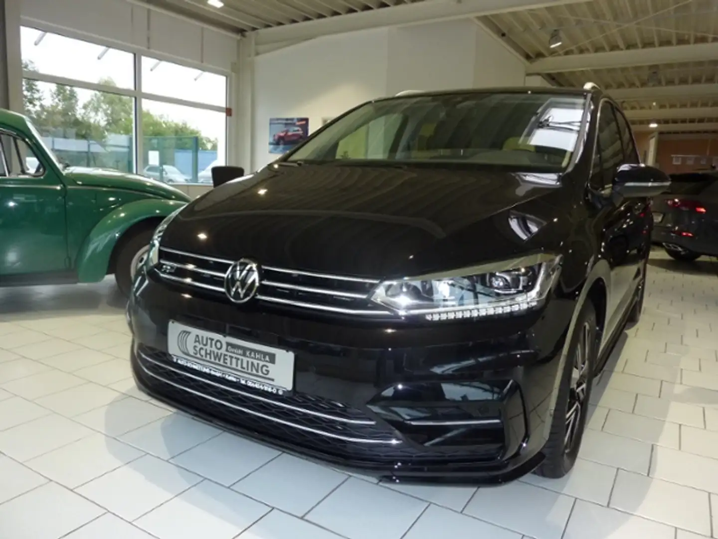 Volkswagen Touran 1.5 TSI DSG R-Line Highline Zwart - 2