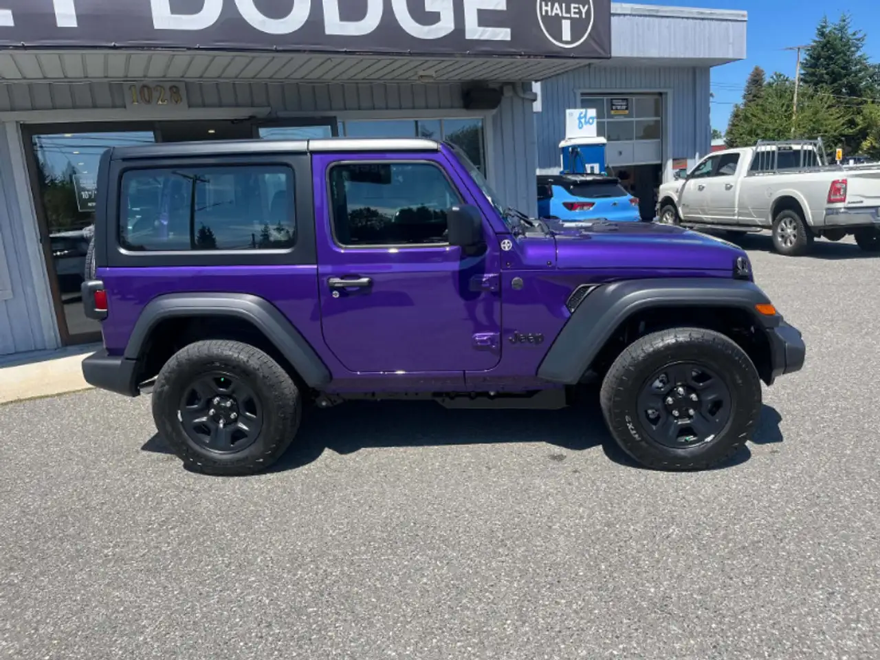 Jeep Wrangler снимка Jeep Wrangler
