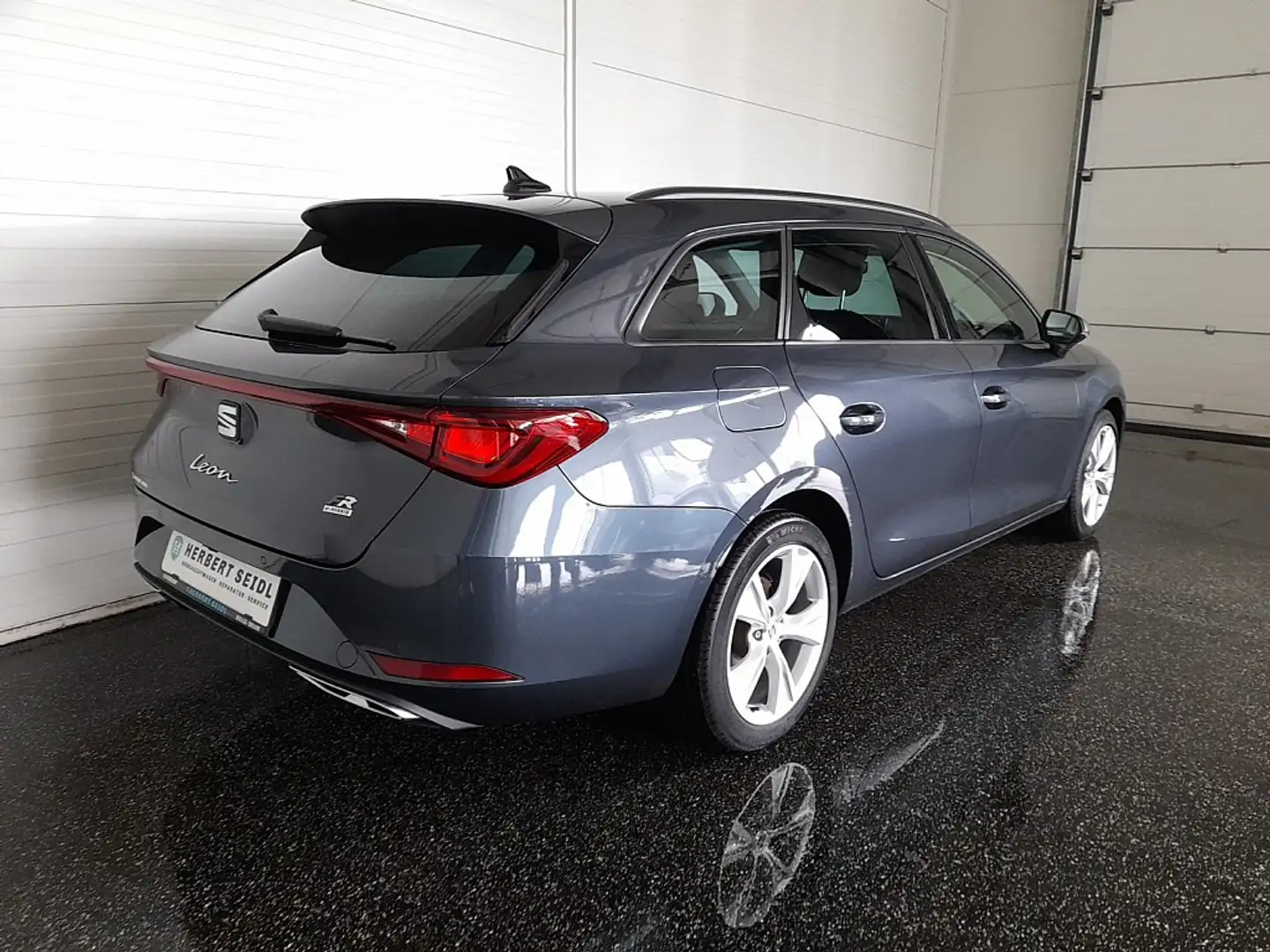 SEAT Leon ST FR-LINE PHEV DSG *VOLL-LED & FLA / 17 ZOLL /... Grau - 2