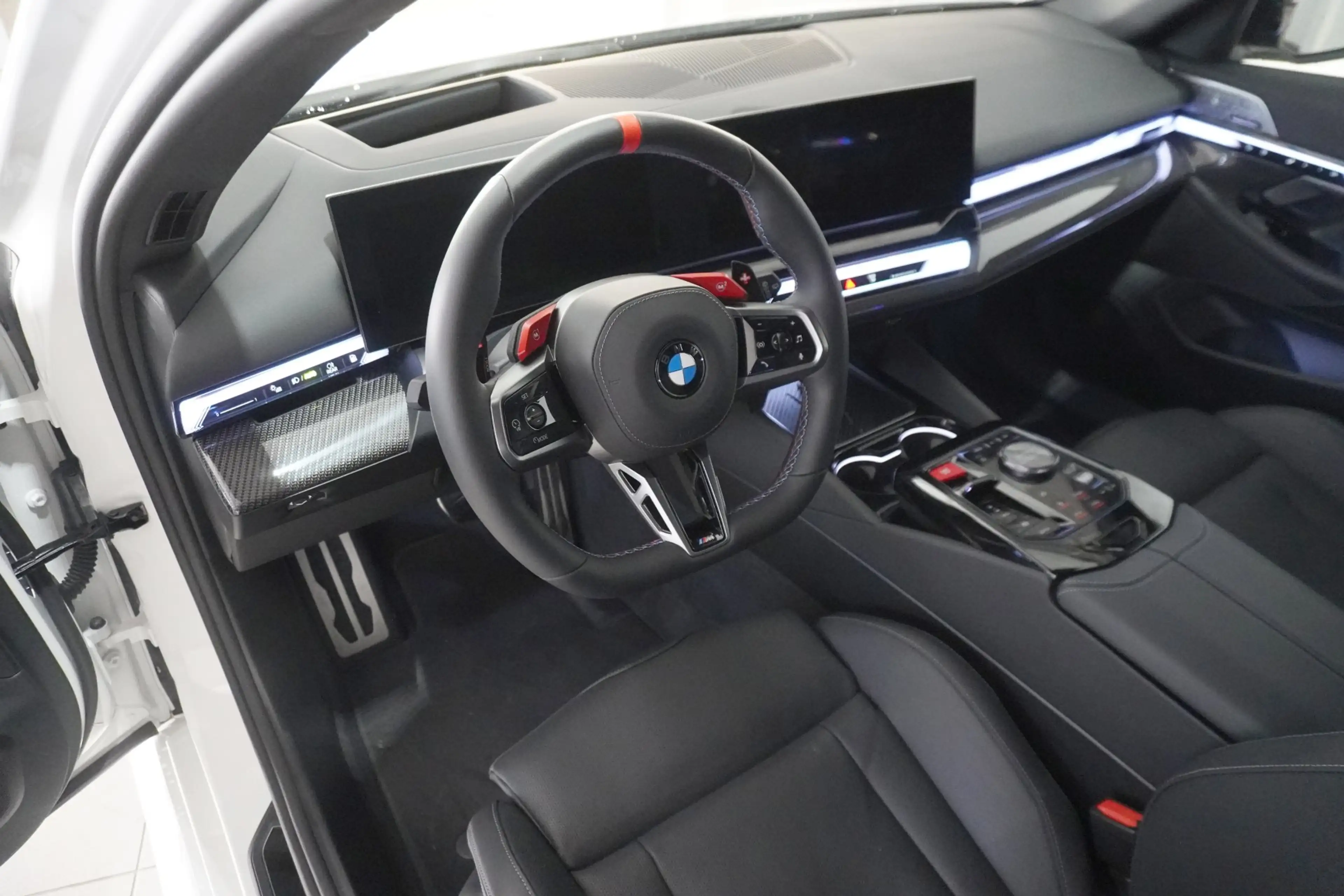 BMW M5 — photo 6