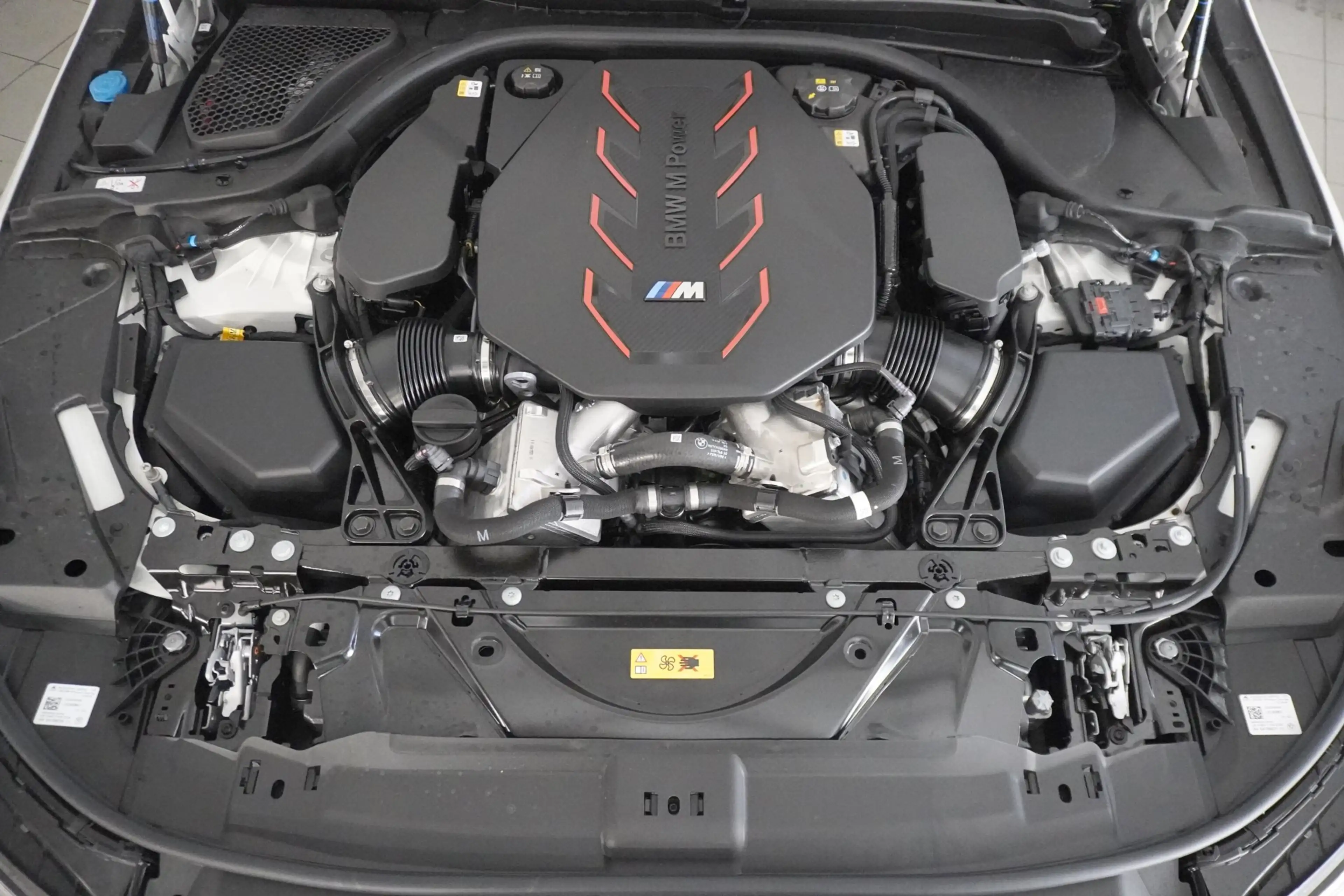 BMW M5 — photo 2