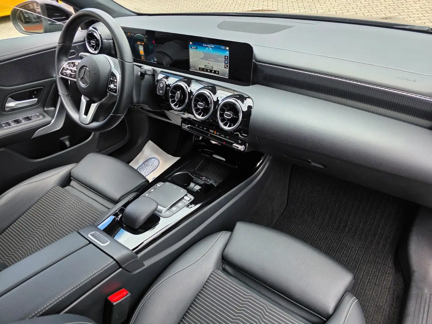 Mercedes-Benz CLA 220 d Automatik/Kamera/Spur/EU6 Noir - 2