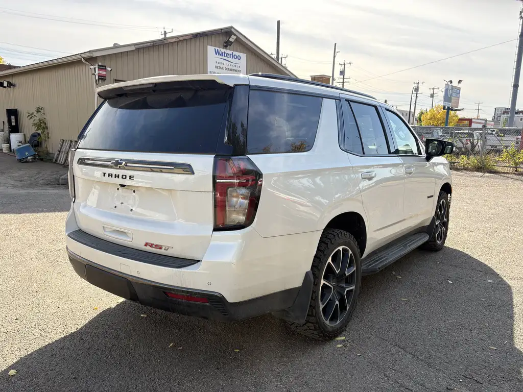 2022 Chevrolet Tahoe RST | CarPlay | Power Liftgate | Tri-Zone Climate — photo 8
