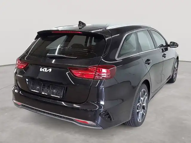 Kia Ceed view 4
