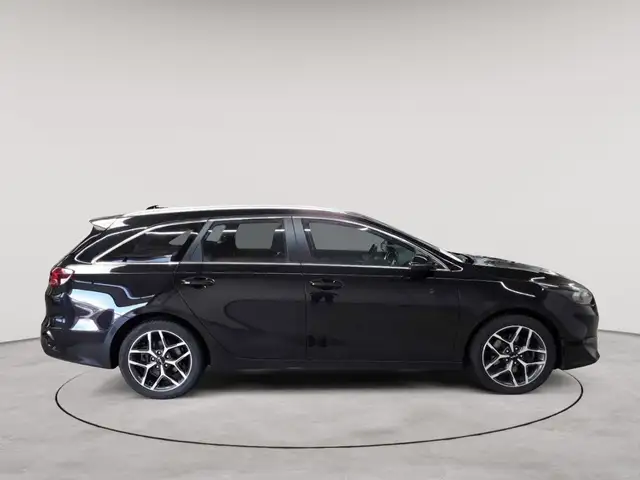 Kia Ceed view 3