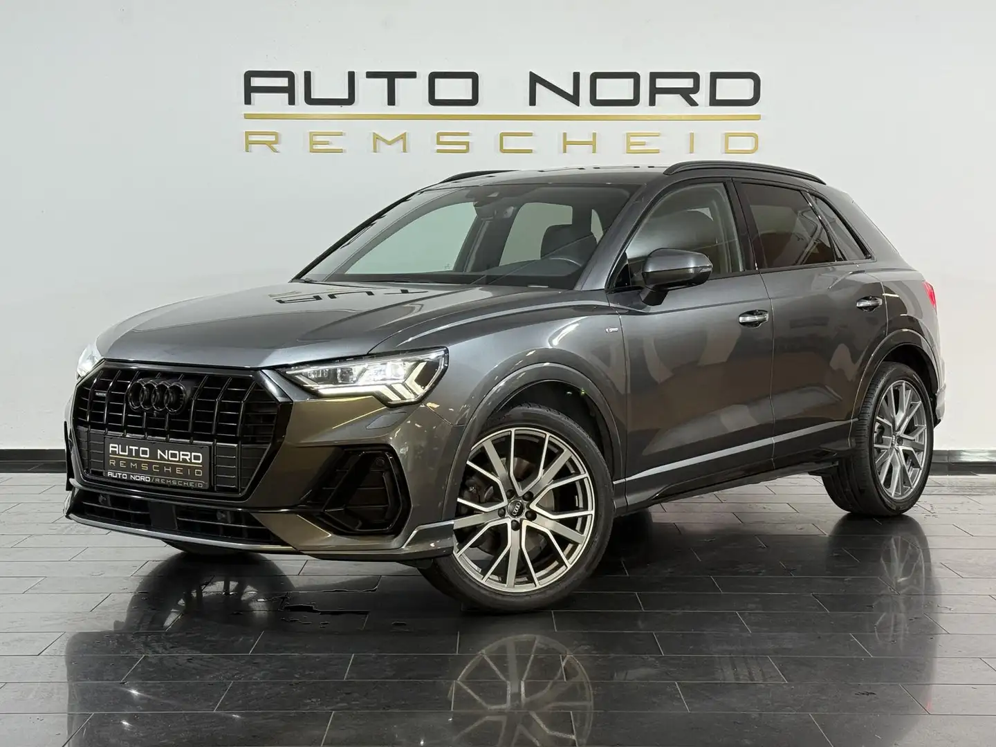 Audi Q3 45 TFSI quat.*S-line*Matrix*B&O*360°*DAB* Schwarz - 1