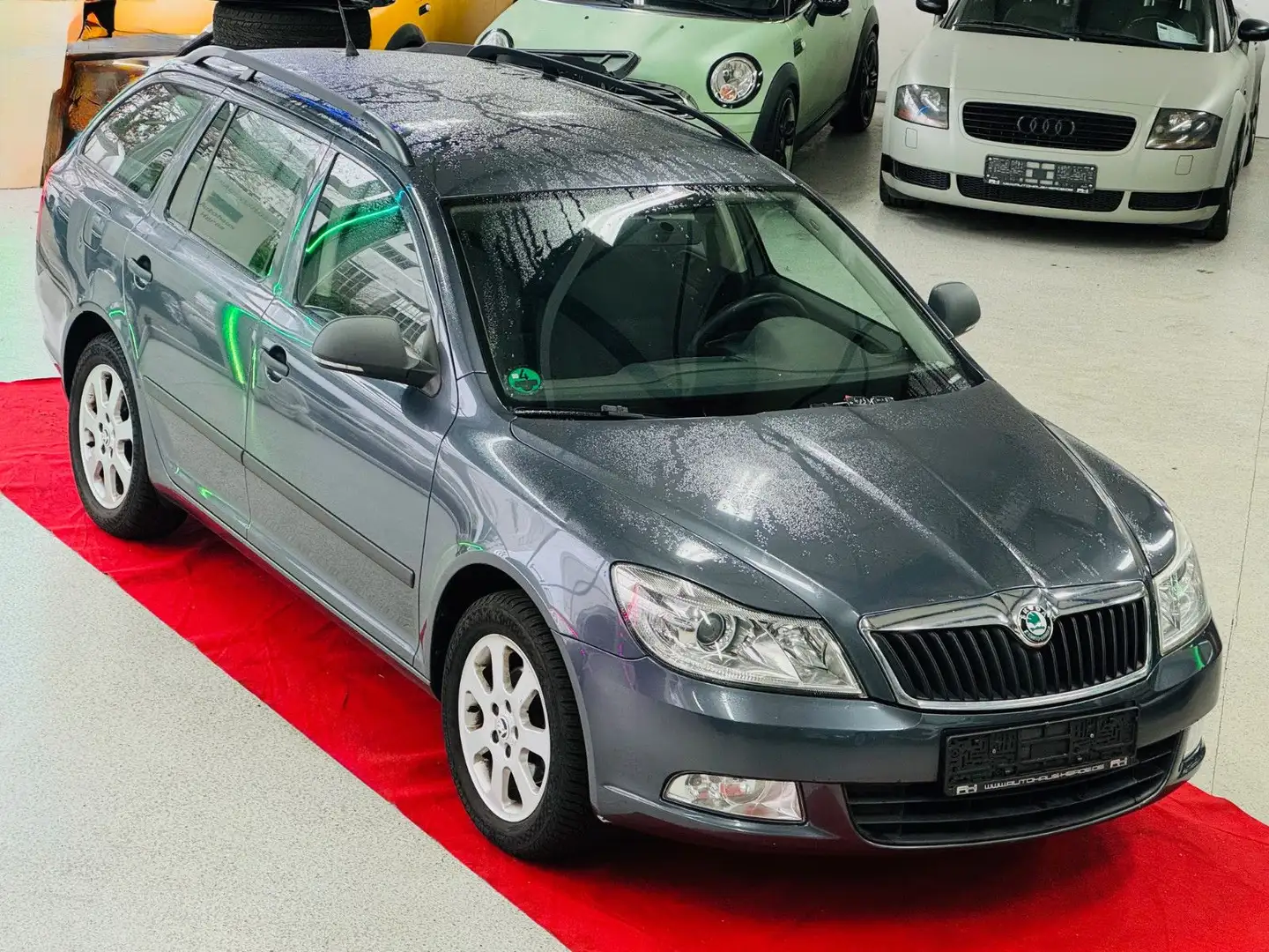 Skoda Octavia Combi Classic -AHK Grau - 1