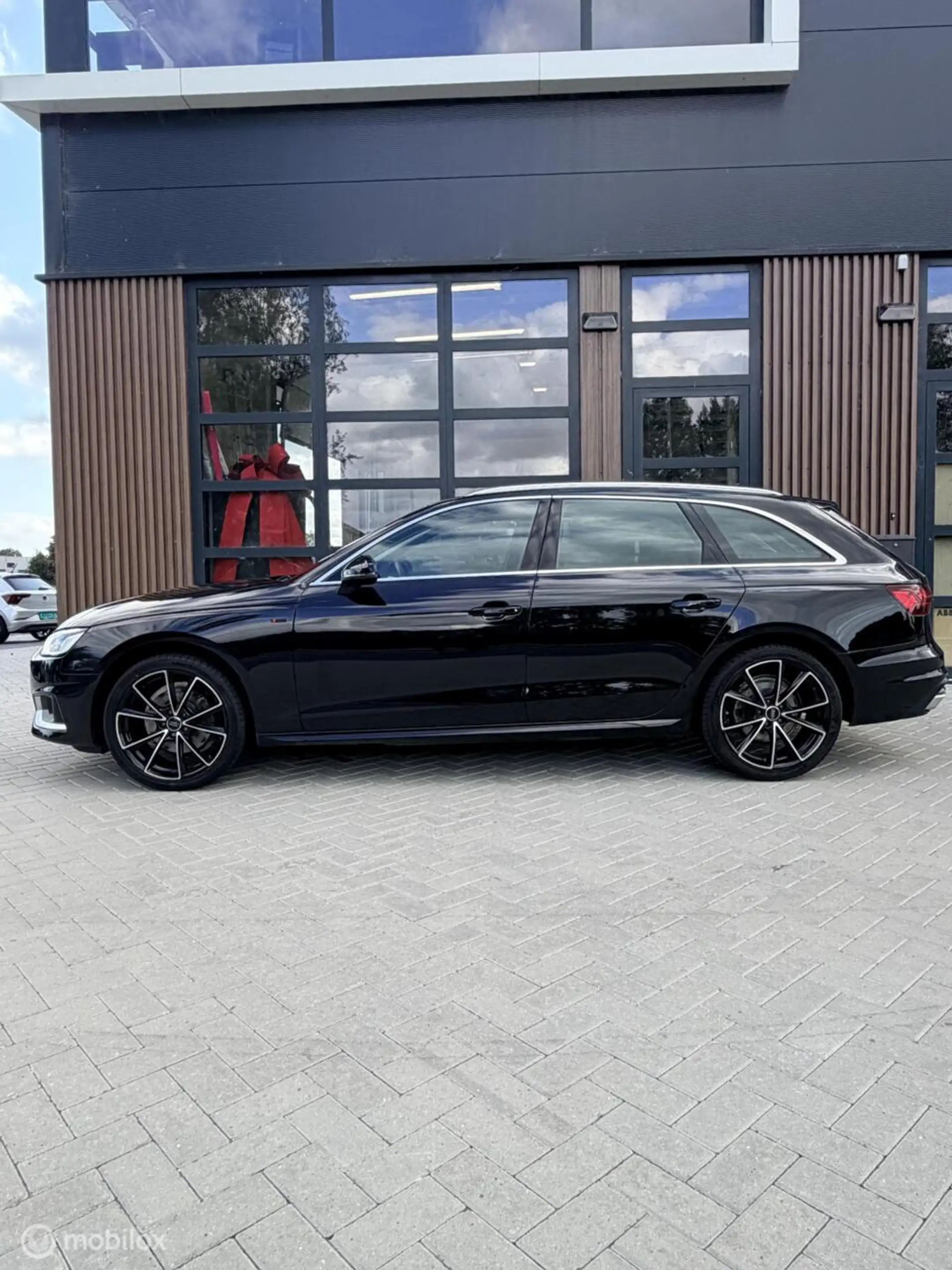 Audi A4 Avant 35 TFSI Launch S EDITION NAP/LEER/GARANTIE — photo 6