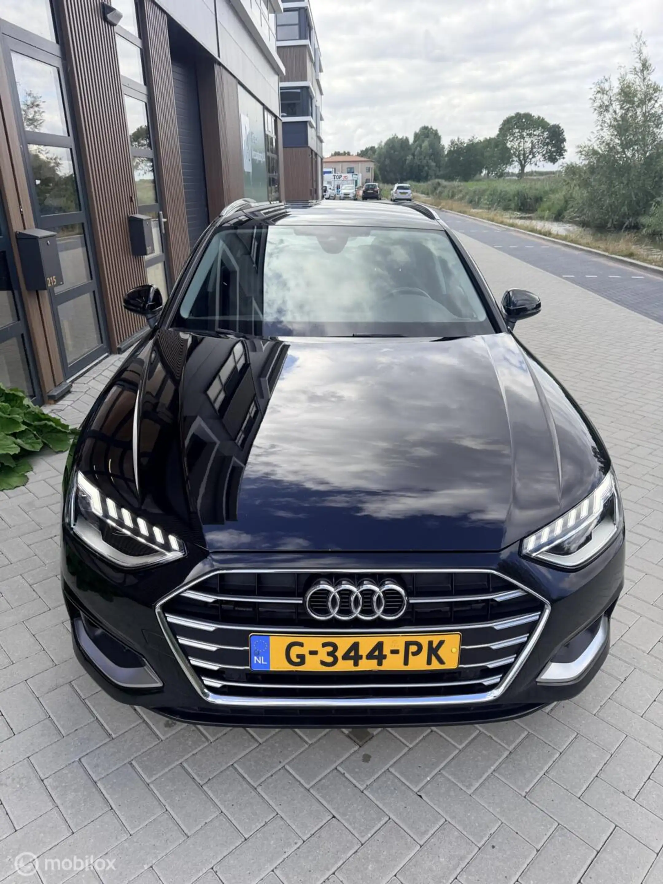 Audi A4 Avant 35 TFSI Launch S EDITION NAP/LEER/GARANTIE — photo 4