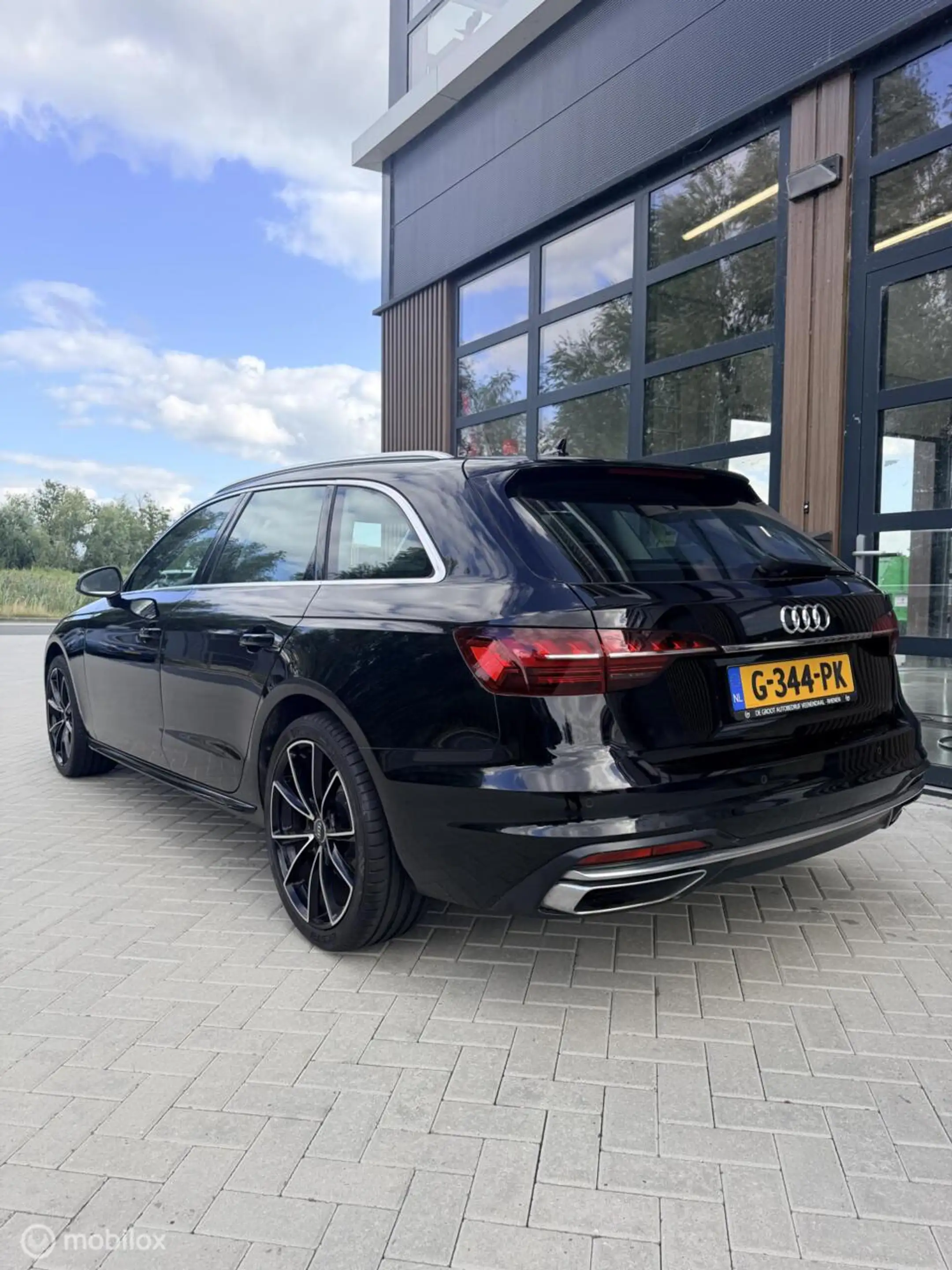 Audi A4 Avant 35 TFSI Launch S EDITION NAP/LEER/GARANTIE — photo 2