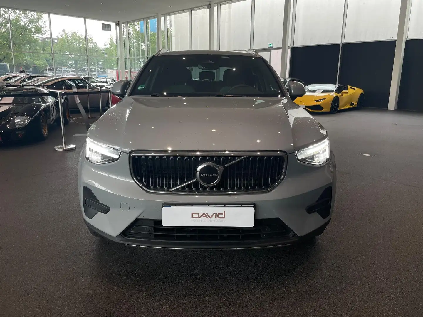 Volvo XC40 Core 2WD *Elek. Heckklappe *MwSt. Grau - 1