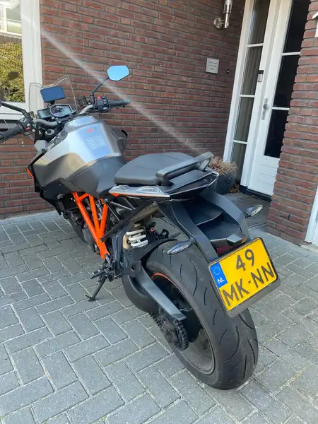 KTM 1290 Super Duke GT - foto 3