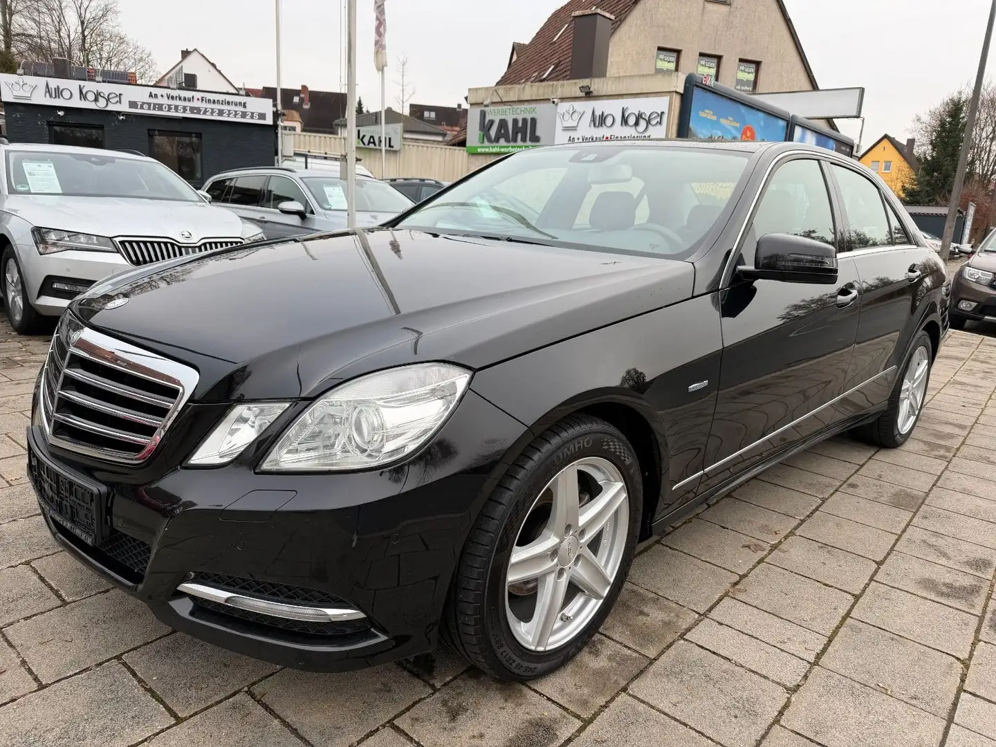 Mercedes-Benz E 200 E Limousine E 200 CGI BlueEfficiency Schwarz - 1