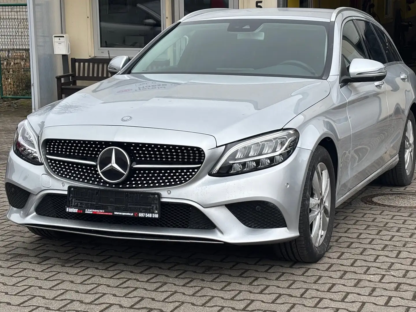 Mercedes-Benz C 180 T CGI Avantgarde/Navi/LED/Touchpad/Automatik Silber - 1