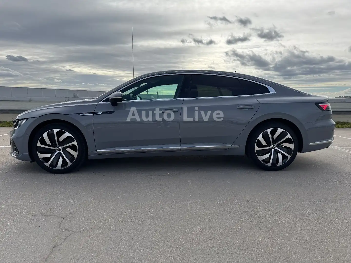 Volkswagen Arteon 2.0 TDI*DSG*R LINE*VIRTUA*IQ*NAVI*360*AHK Gris - 2