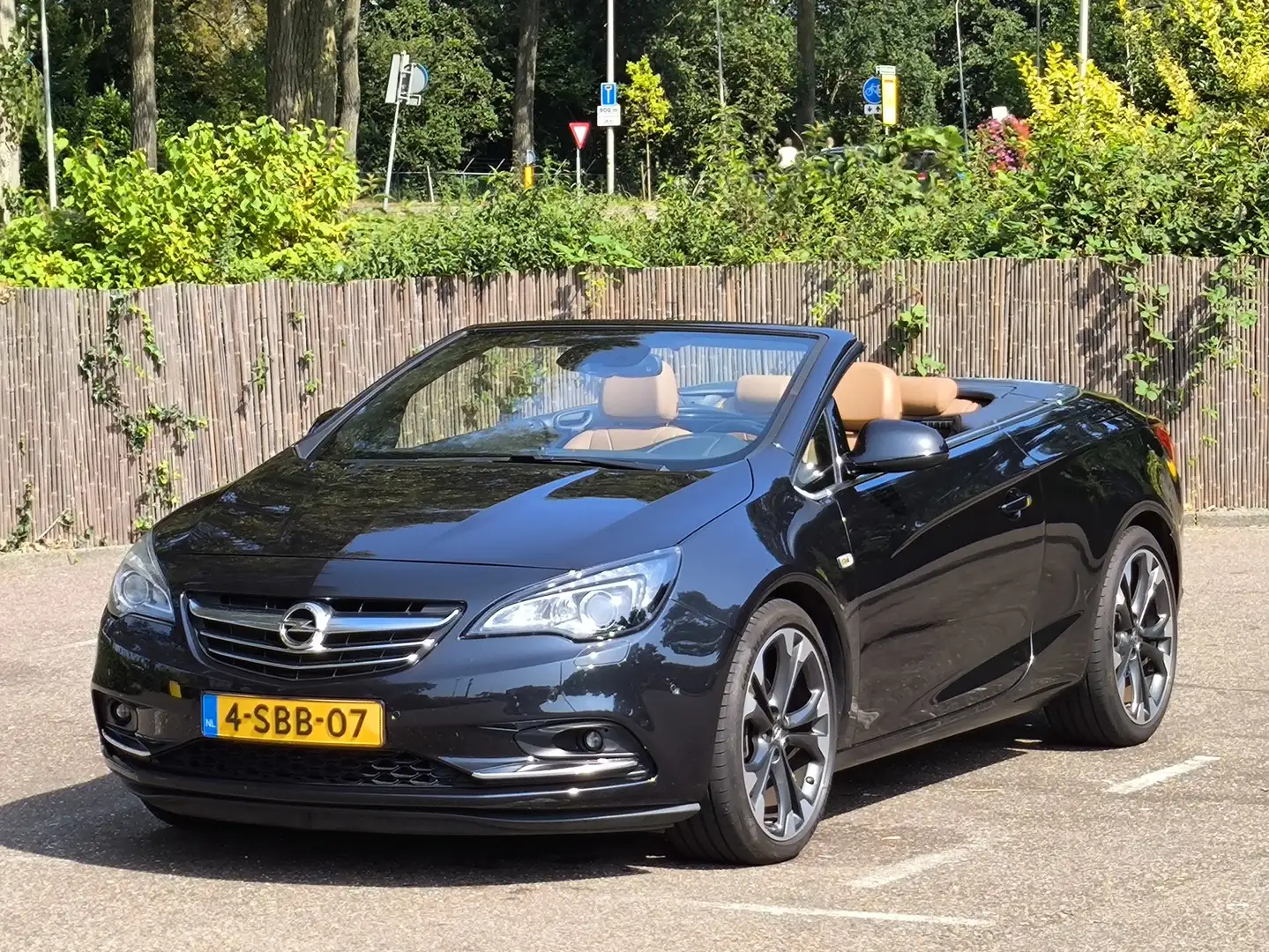 Opel Cascada 1.6 SIDI Turbo Automatik Innovation - 1
