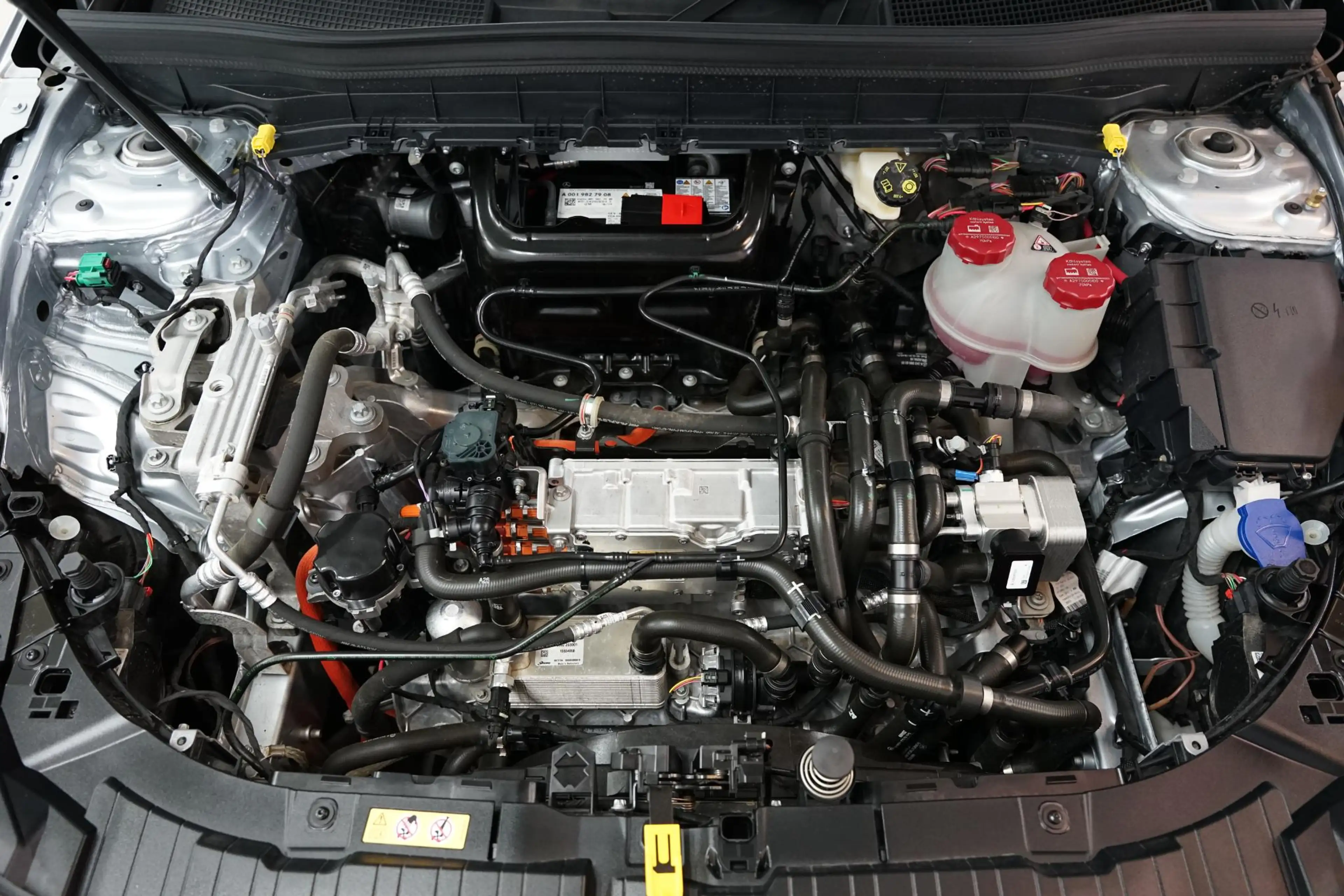 Mercedes-Benz EQB 250 EQB 250+ Star Edition — photo 11