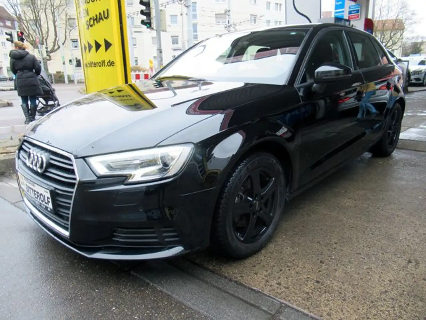 Audi A3 30TDI Sportback Navi/SHZ/PDC Schwarz - 2