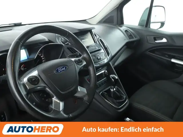 Ford Grand Tourneo Connect view 11