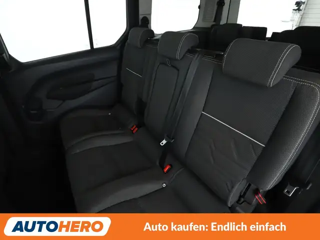 Ford Grand Tourneo Connect view 14