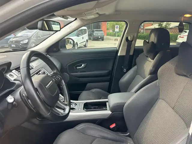 Land Rover Range Rover Evoque view 6