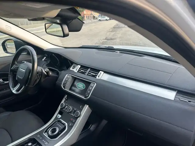 Land Rover Range Rover Evoque view 9