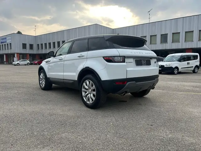 Land Rover Range Rover Evoque view 2