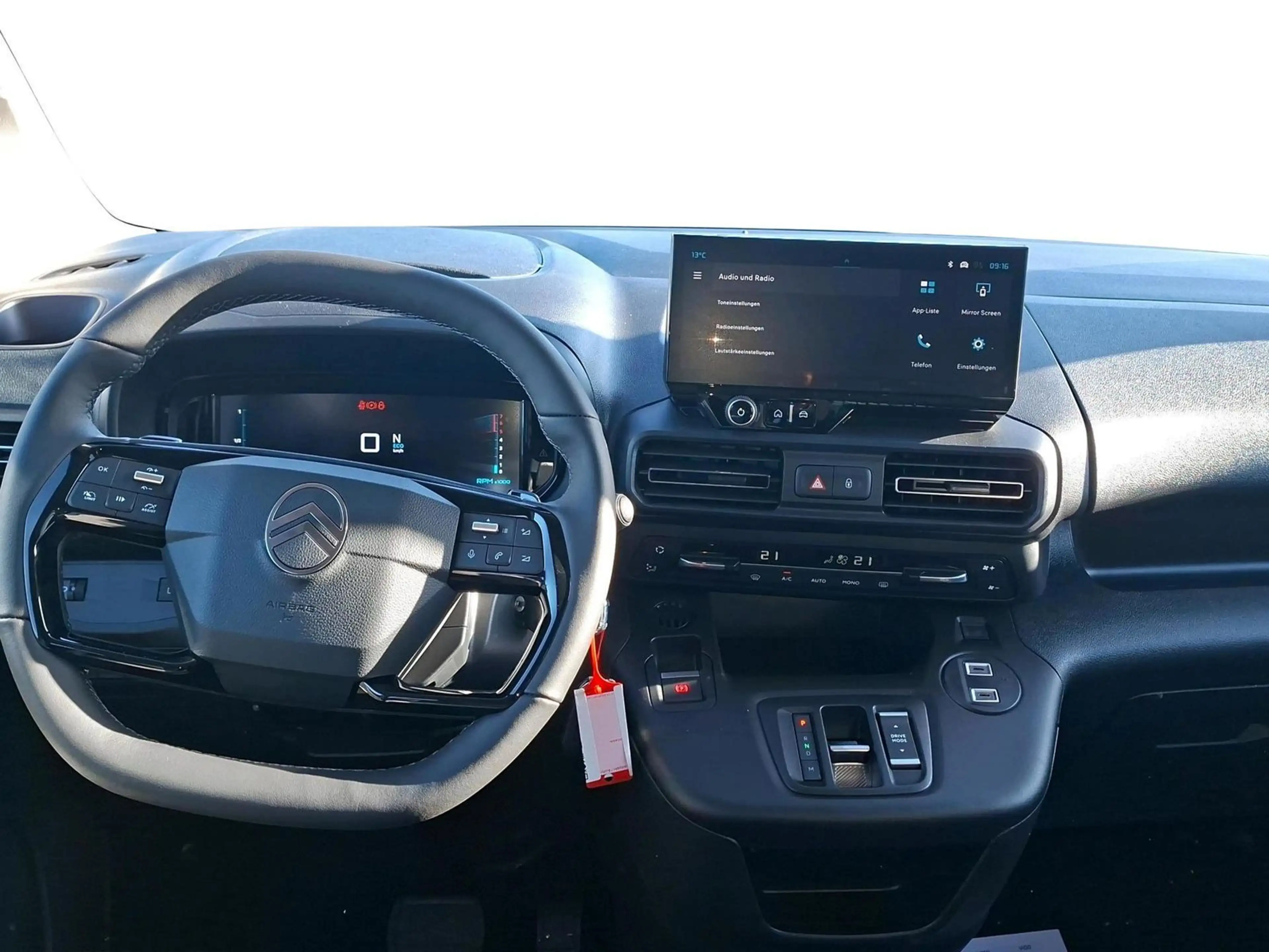 Citroen Berlingo MPV Plus M Diesel 130 EAT8 Kamera LHZ — photo 9