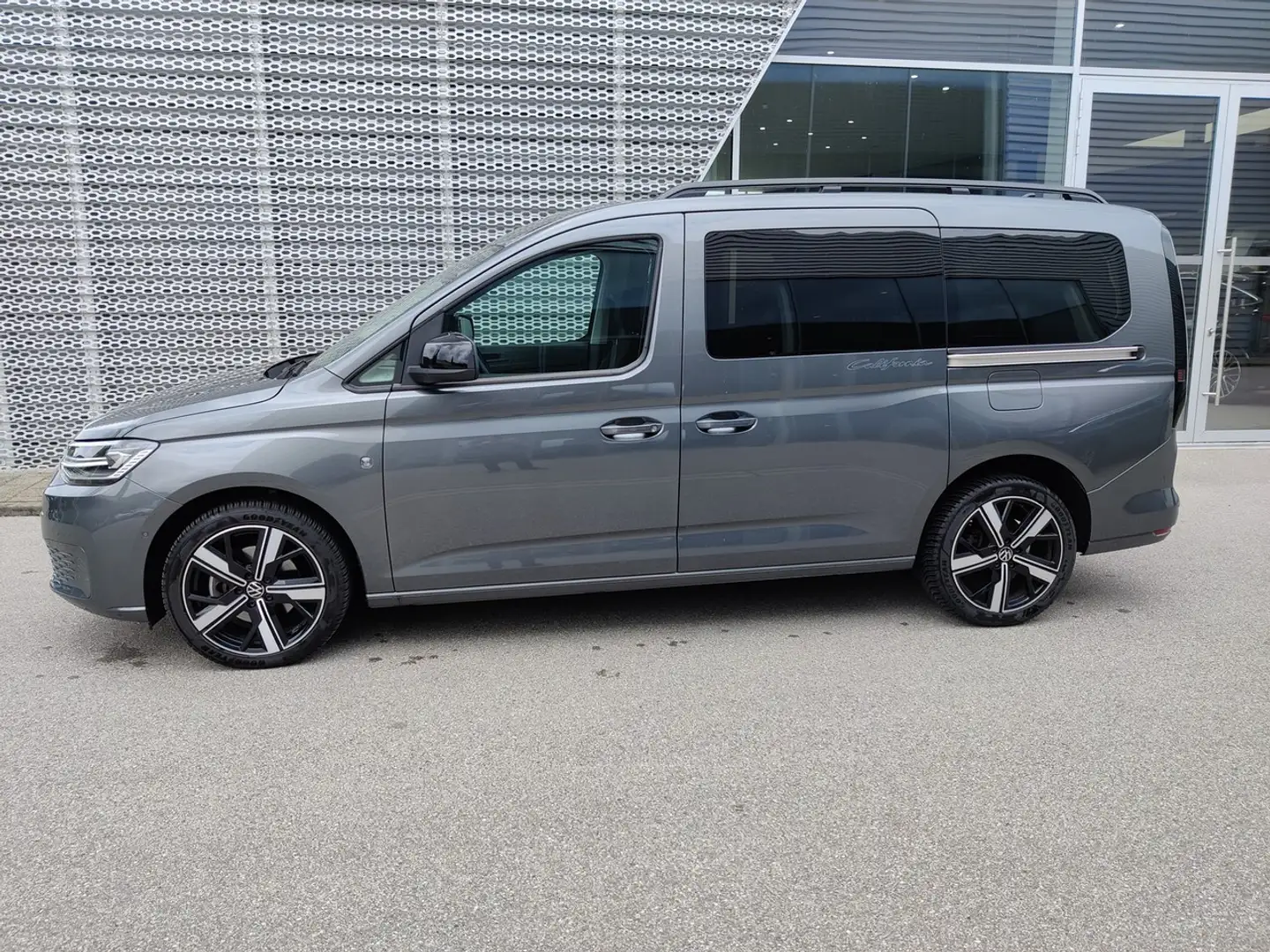 Volkswagen Caddy Maxi California 2.0 TDI DSG LED, ACC, AHK, DAB Gris - 2