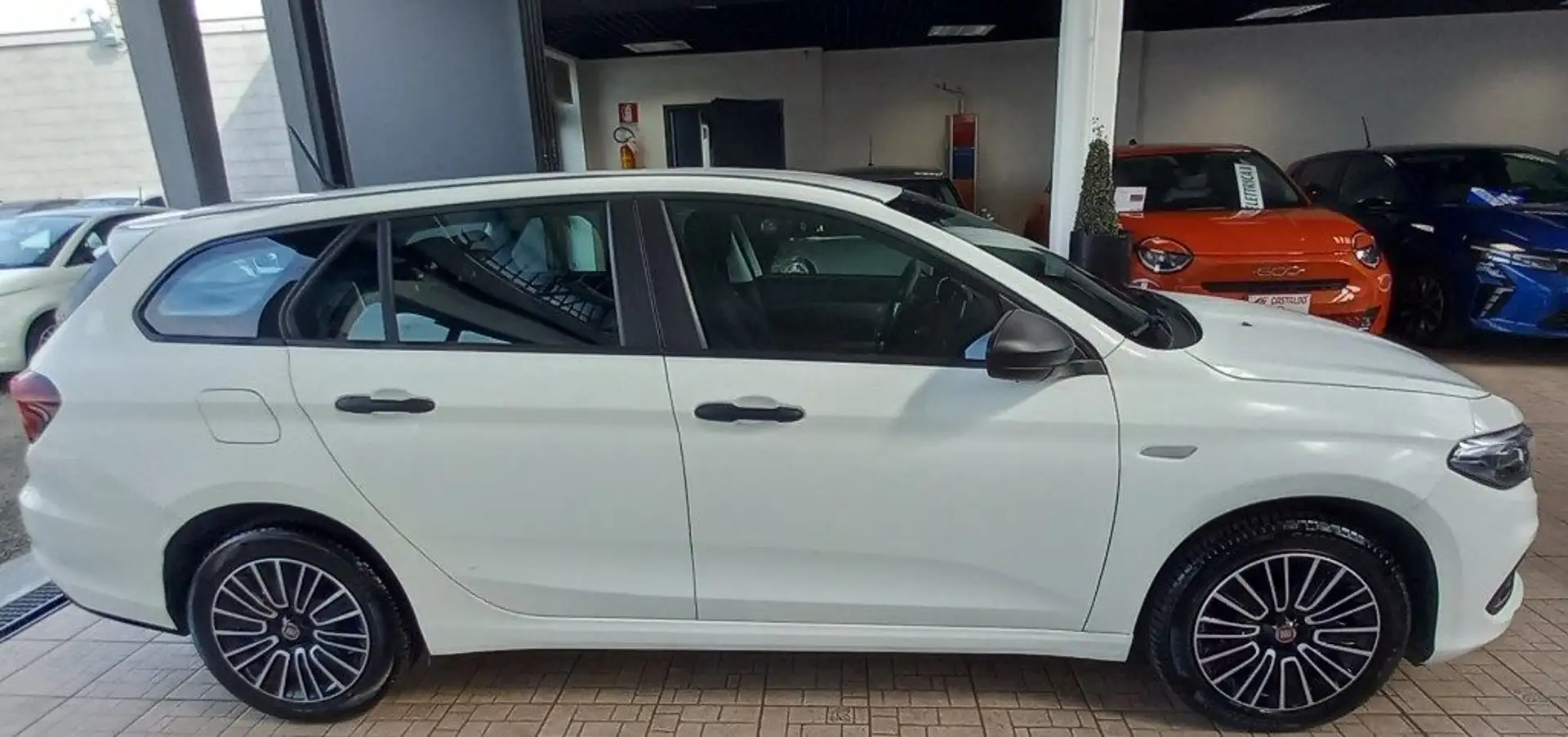 Fiat Tipo 1.6 Mjt 130 CV CITY LIFE S&S SW Wit - 2