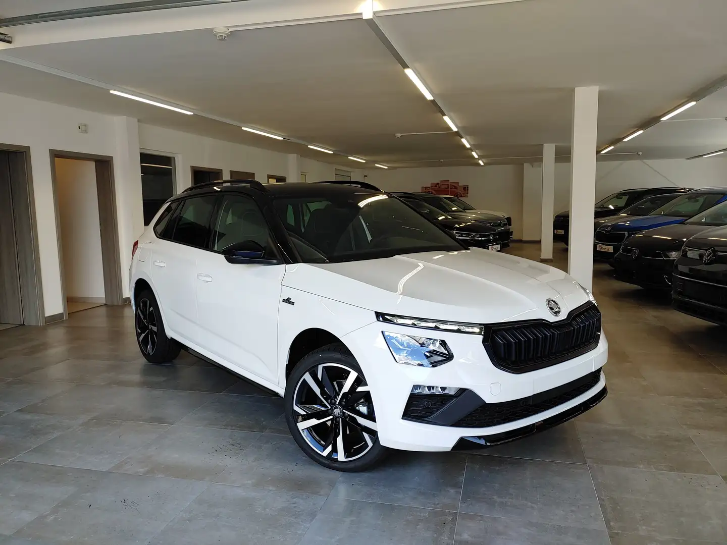 Skoda Kamiq 1.0 TSI DSG Monte Carlo Matrix/Kam/Pano/SmartLink Weiß - 2