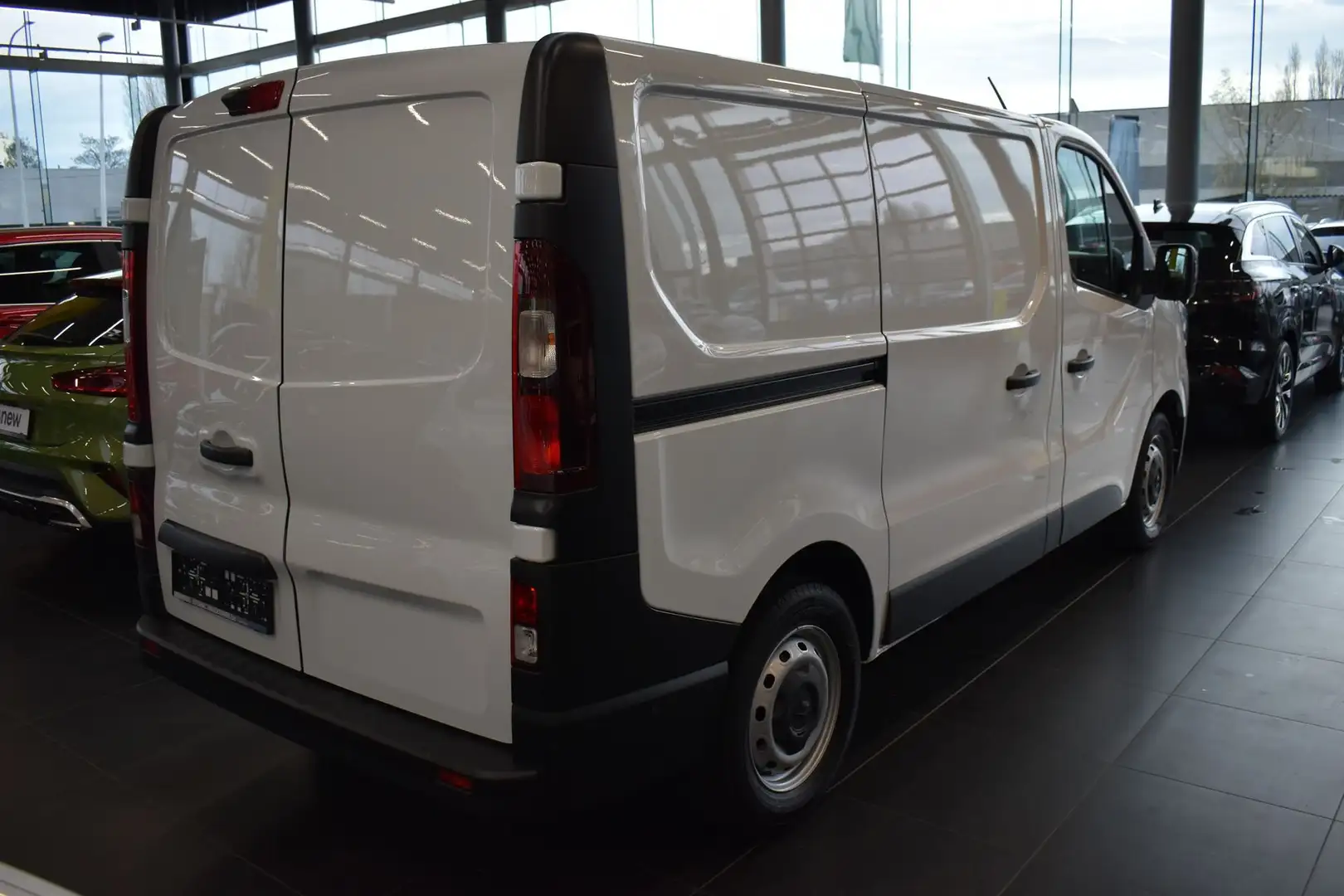 Renault Trafic Confort L1H1 2.9T DCi150EDC/Valckenier Gent Blanc - 2