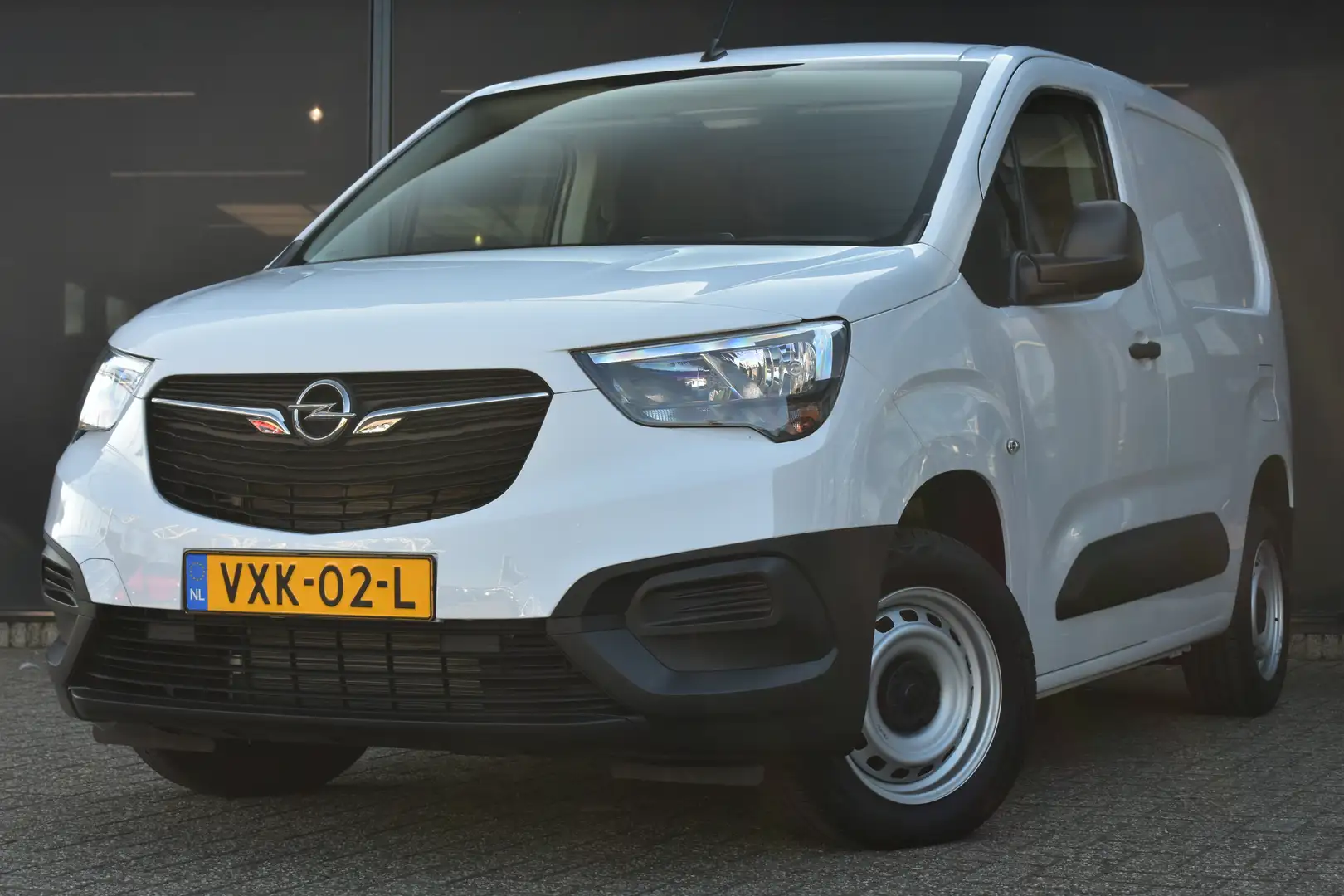 Opel Combo 1.5D L1H1 Standaard Navigatie by App | Parkeersens Wit - 1