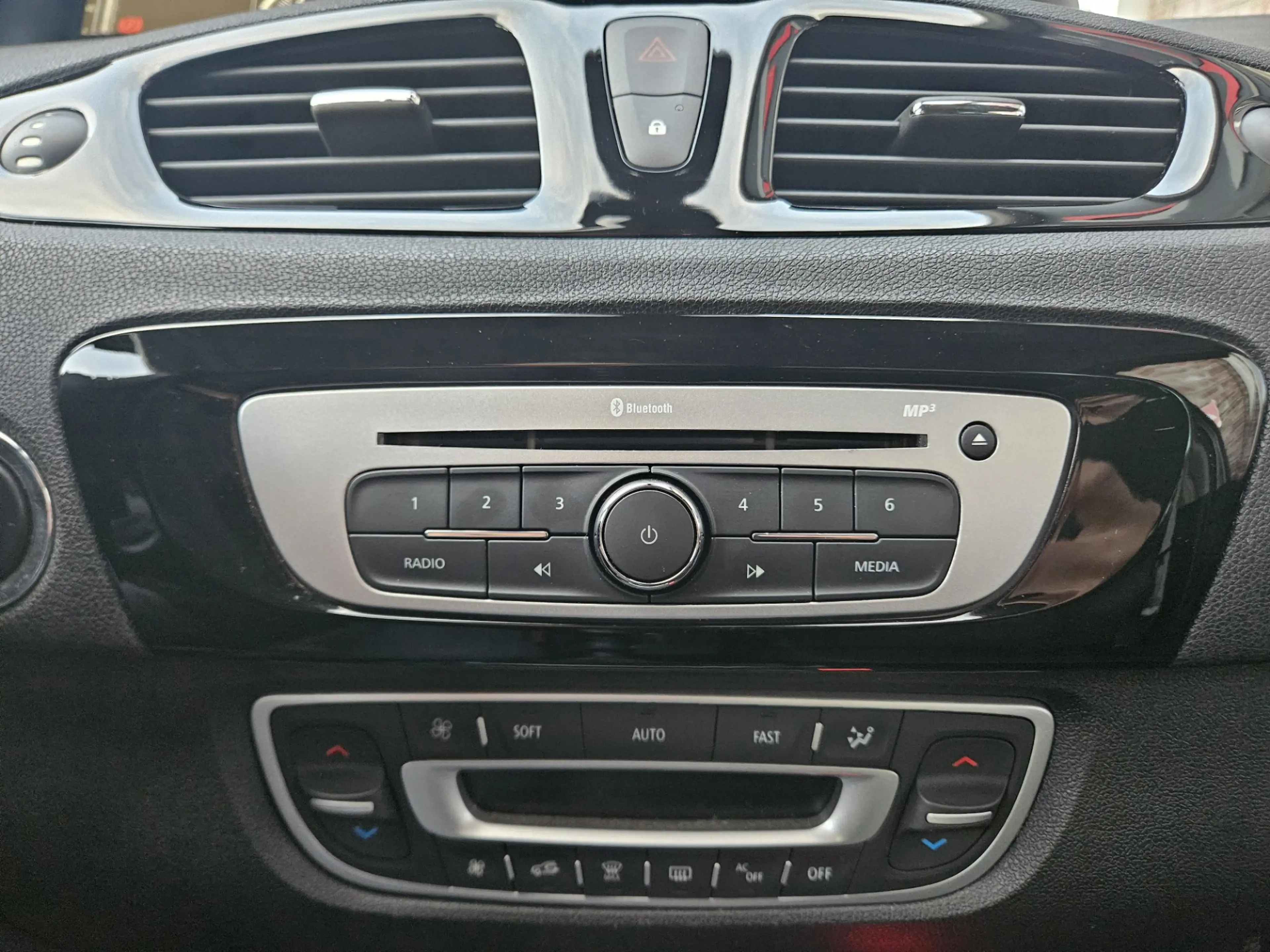 Renault Grand Scenic 1.2 TCe Bose Trekhaak! Camera! NAP! Dealer Onderho — photo 32
