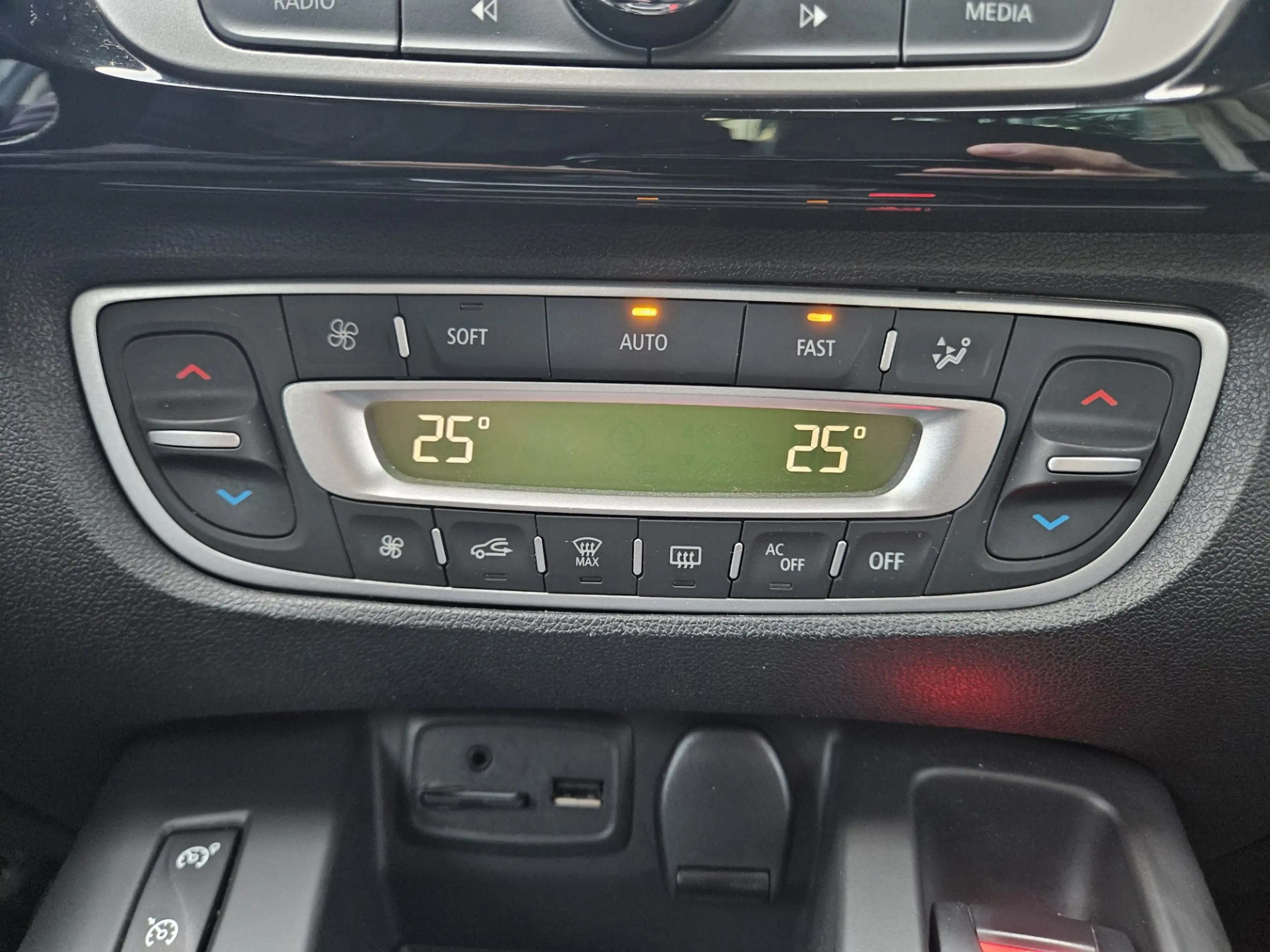 Renault Grand Scenic 1.2 TCe Bose Trekhaak! Camera! NAP! Dealer Onderho — photo 34