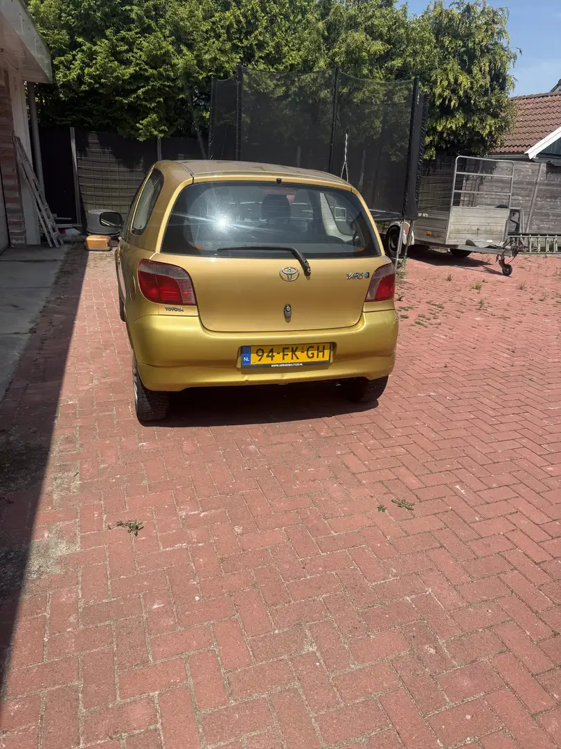 Toyota Yaris 1.0-16V VVT-i Terra Gelb - 1