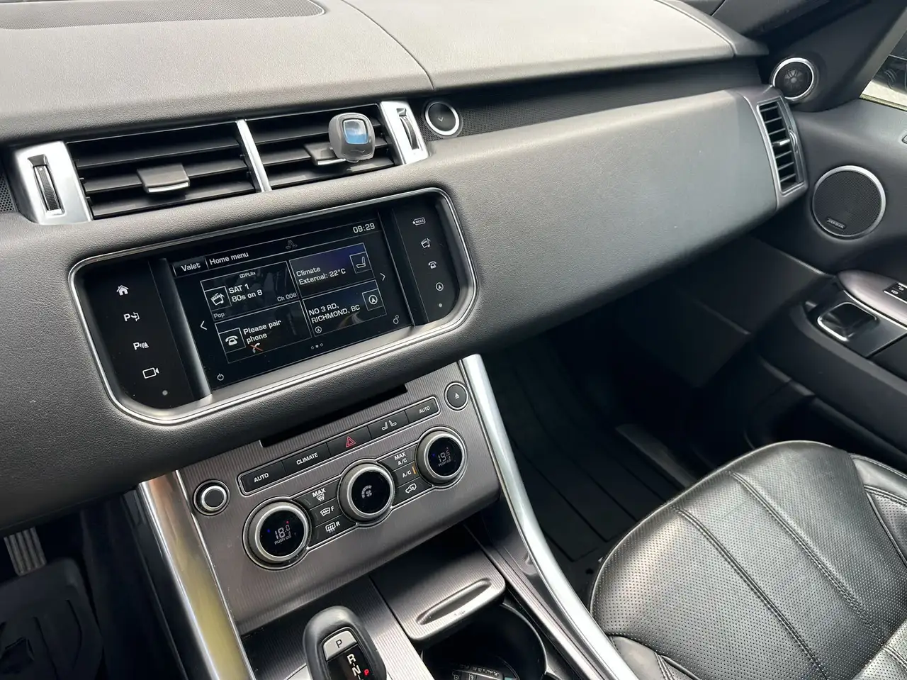 Land Rover Range Rover Sport photo Land Rover Range Rover Sport