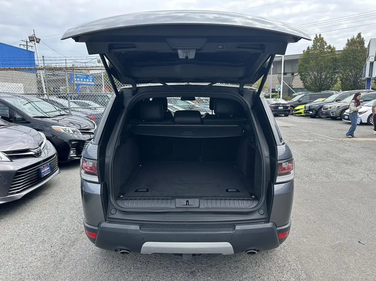 Land Rover Range Rover Sport photo Land Rover Range Rover Sport
