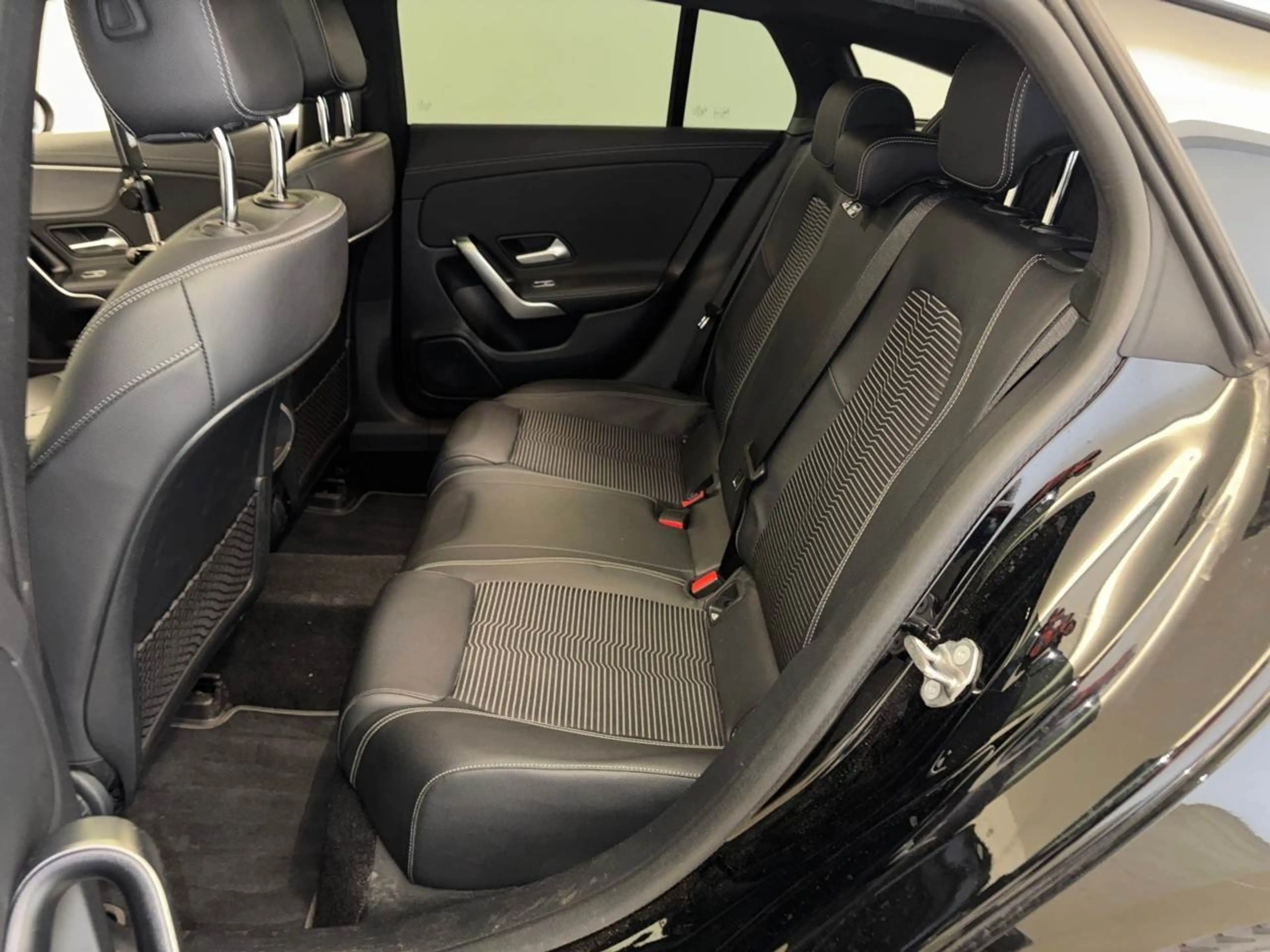 Mercedes-Benz CLA 200 SB Progressive Pano S-Dach — photo 10
