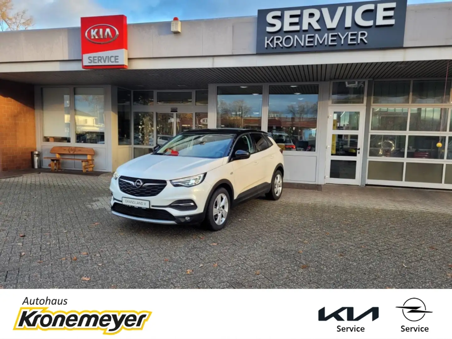 Opel Grandland 2.0 D INNOVATION (132kW)AT8 AHK-abnehmbar Navi LED Weiß - 1