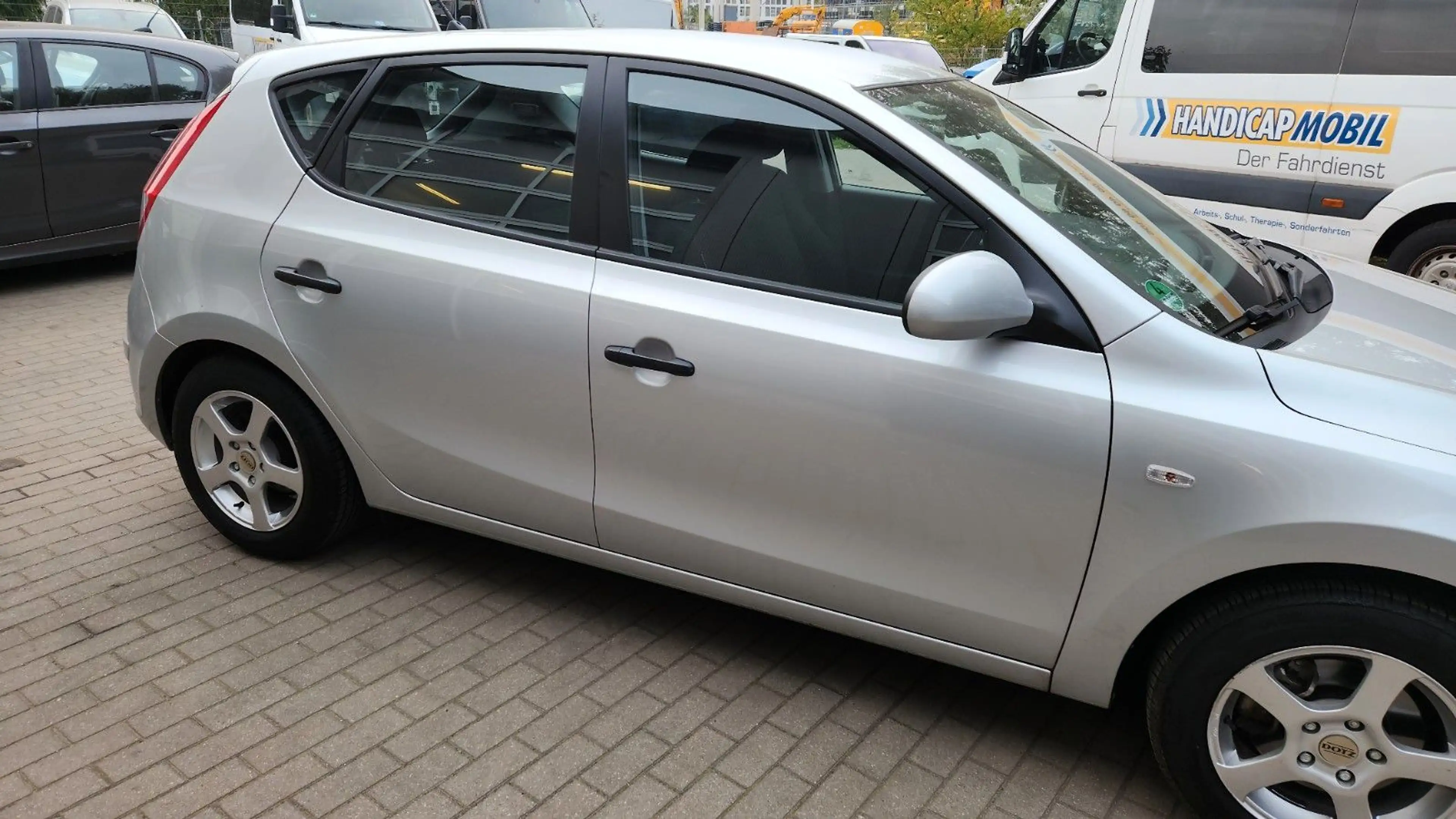 Hyundai i30 1.4 Classic*Klima*2.Hand*HU/AU 03.28* — photo 9