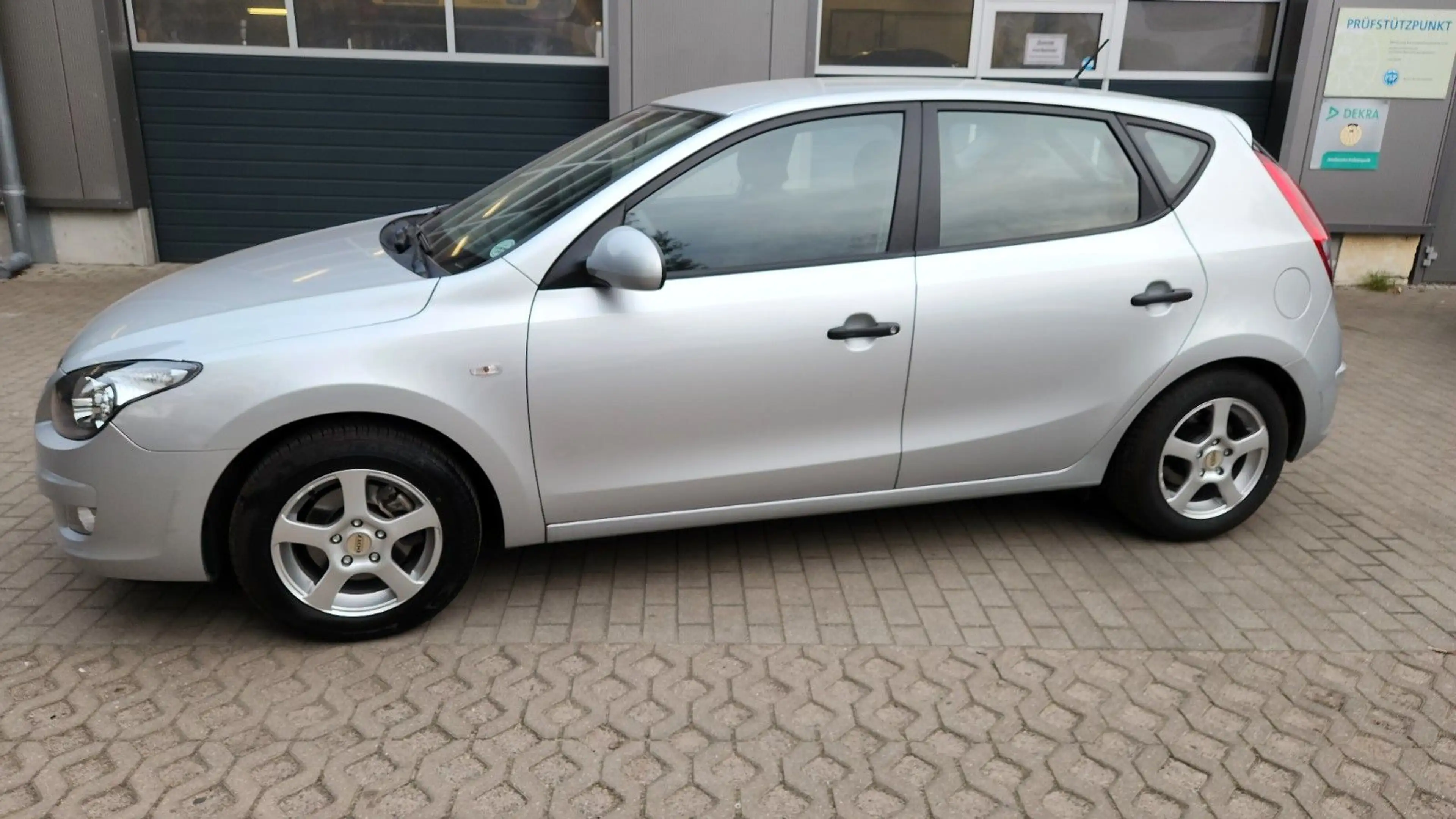 Hyundai i30 1.4 Classic*Klima*2.Hand*HU/AU 03.28* — photo 3
