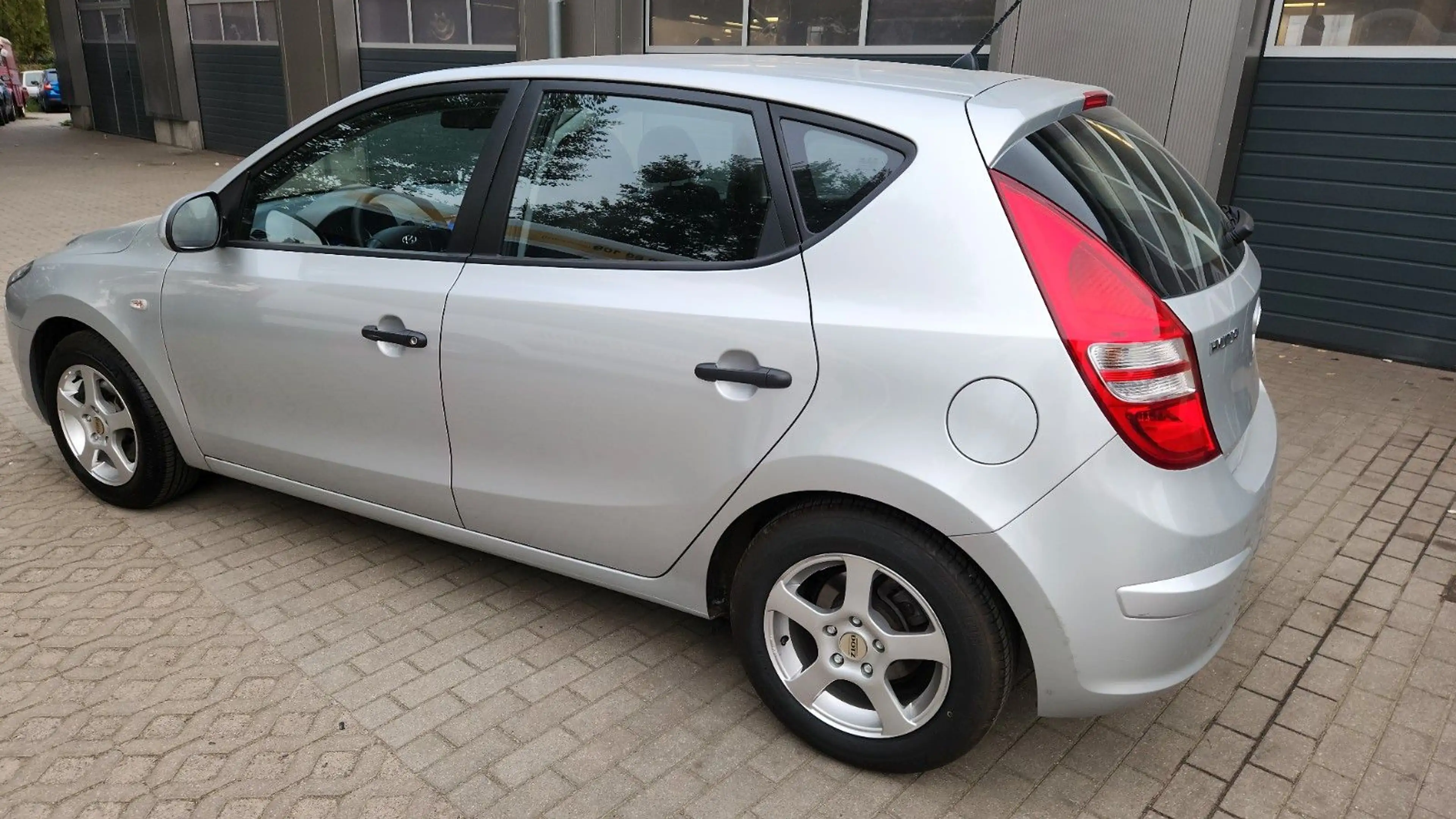 Hyundai i30 1.4 Classic*Klima*2.Hand*HU/AU 03.28* — photo 4