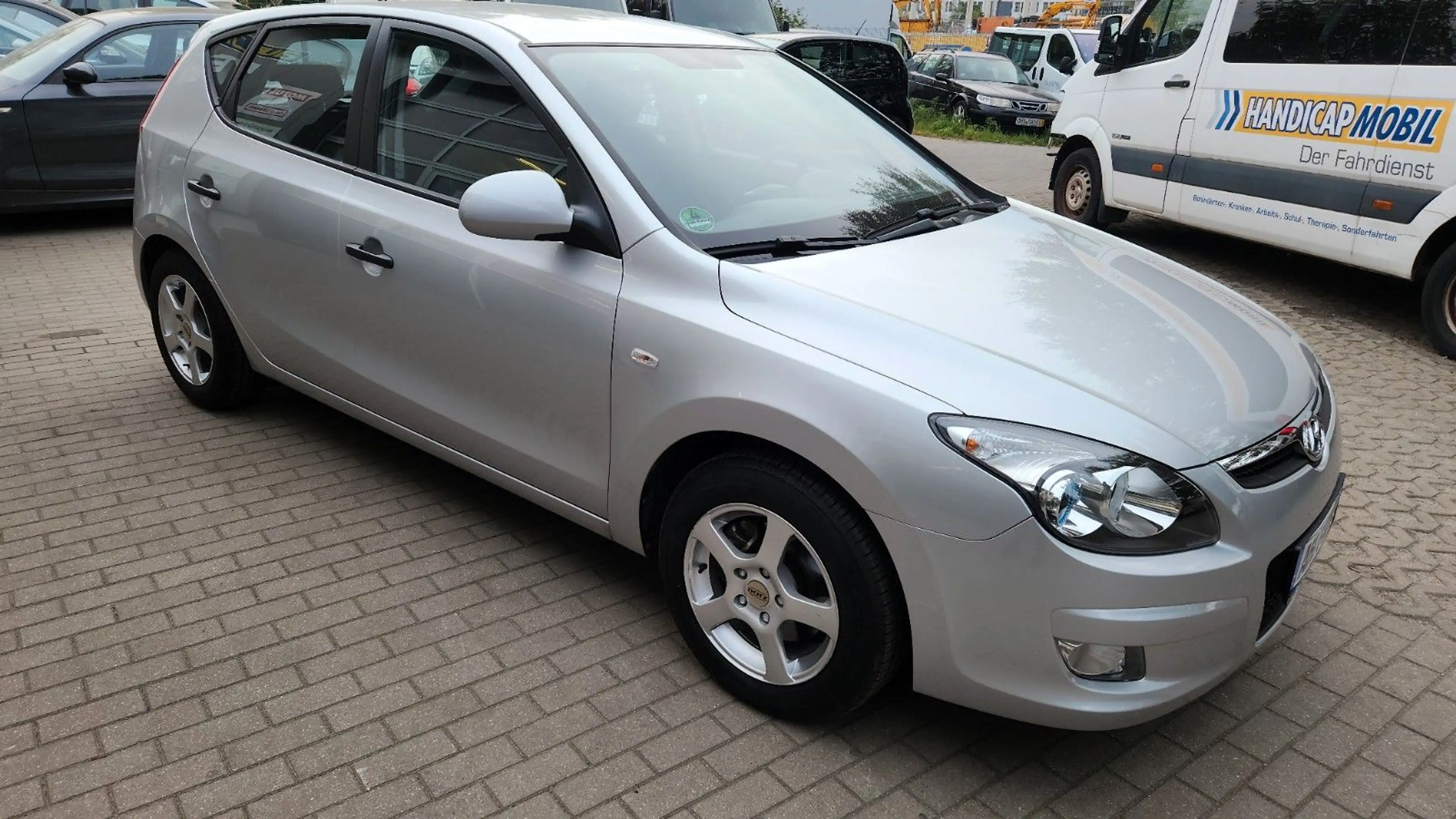 Hyundai i30 1.4 Classic*Klima*2.Hand*HU/AU 03.28* — photo 10