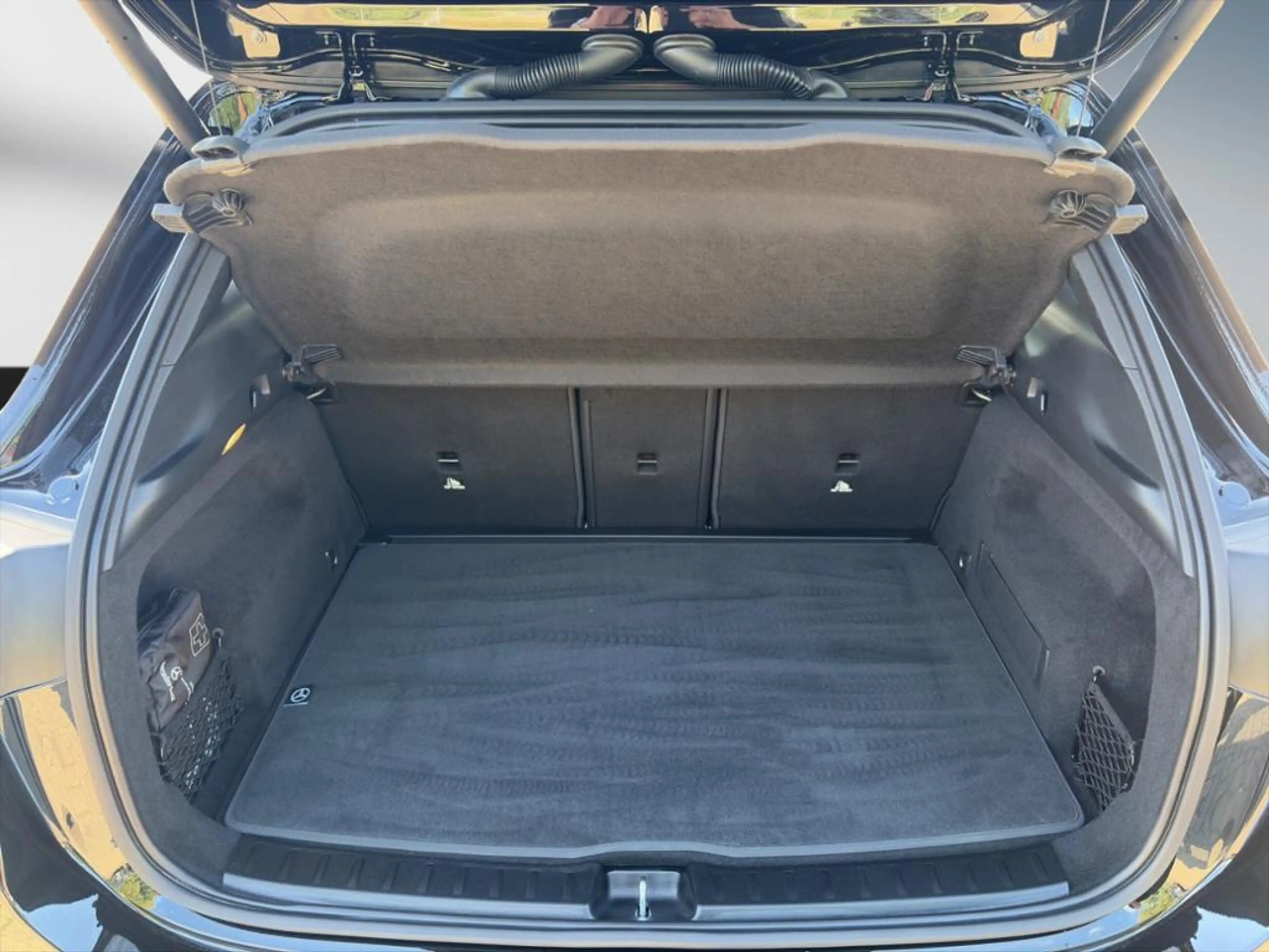 Mercedes-Benz GLA 180 PROGRESSIVE+KAMERA+SPUR+PARKT.+LED — photo 11