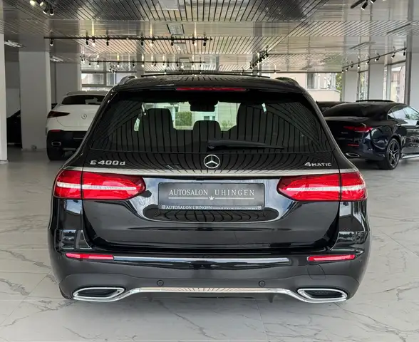 Mercedes-Benz E-Class view 5