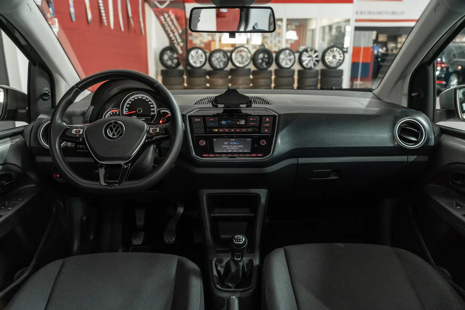 Volkswagen up! 1.0 eco move up! BMT clima aut retrocamera Grijs - 2