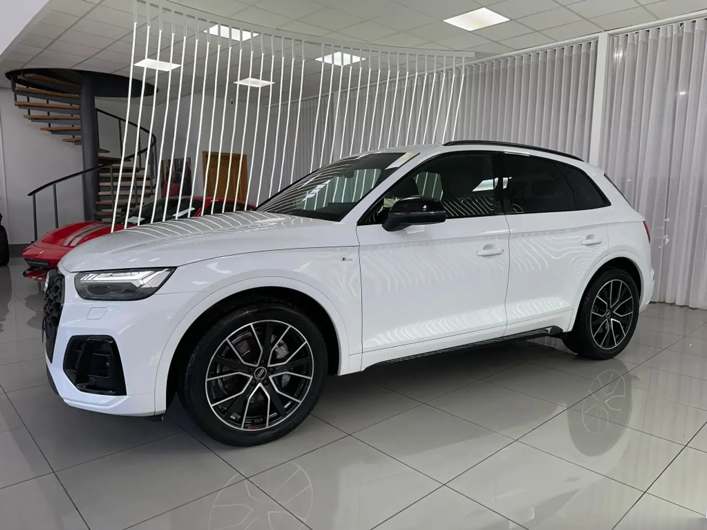 Audi Q5 35 TDI Black line S tronic Wit - 2