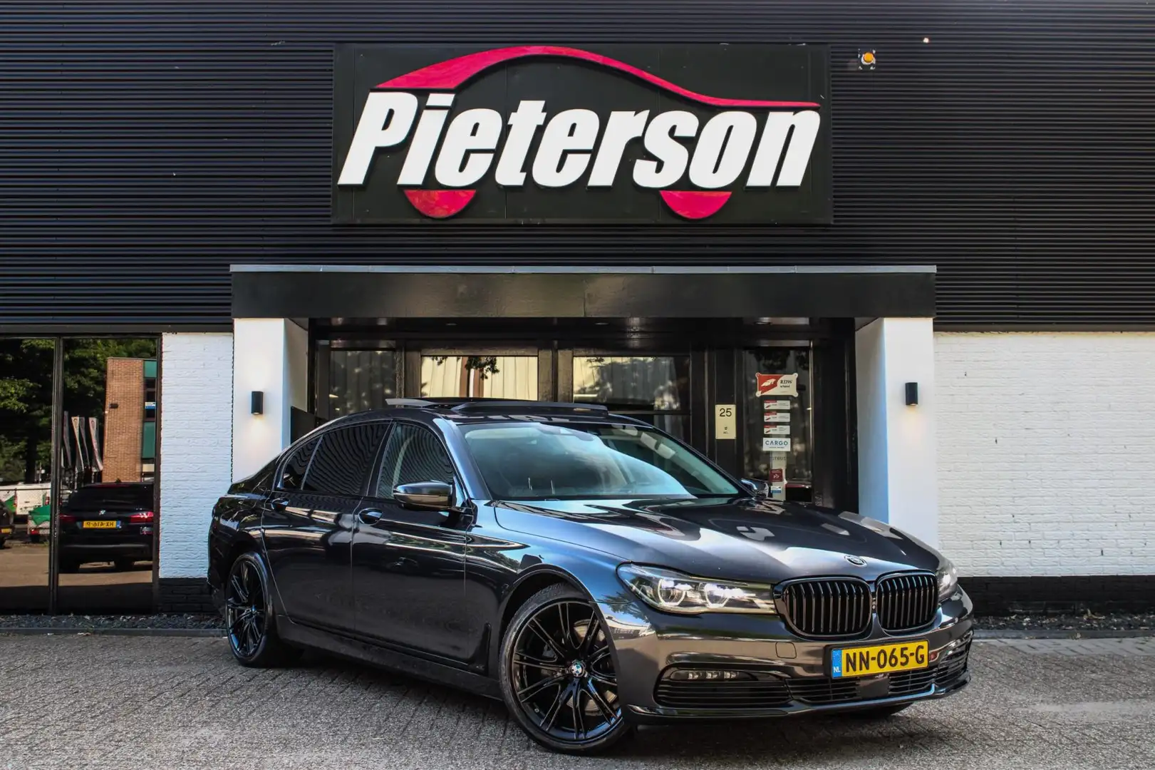 BMW 740 7-serie 740Ld xDrive PANO LASER MASSAGE ALLE OPTIE Grey - 1