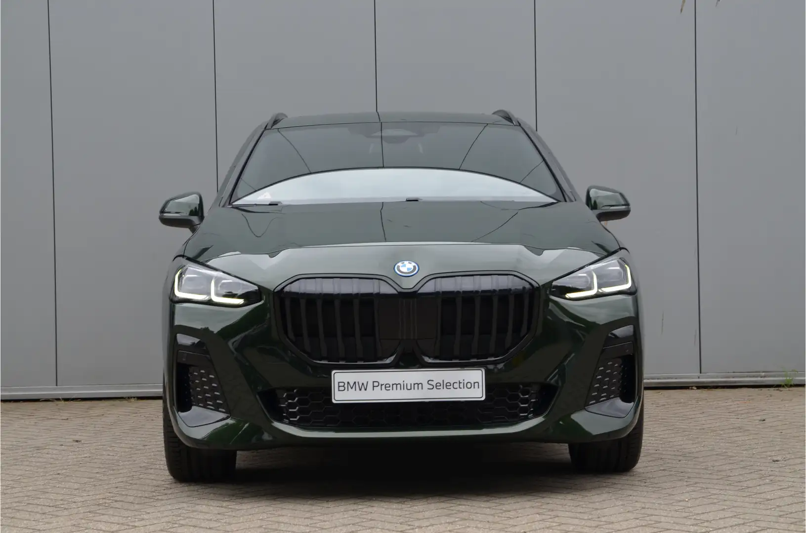 BMW 225 2 Serie Active Tourer 225e xDrive M Sport Automaat Groen - 2